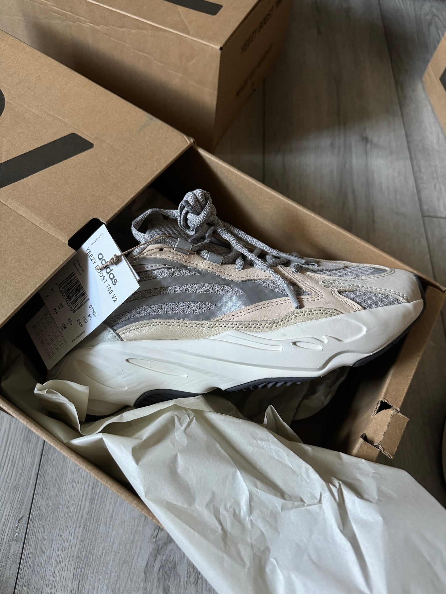 Adidas Yeezy Boost 700 V2 Cream