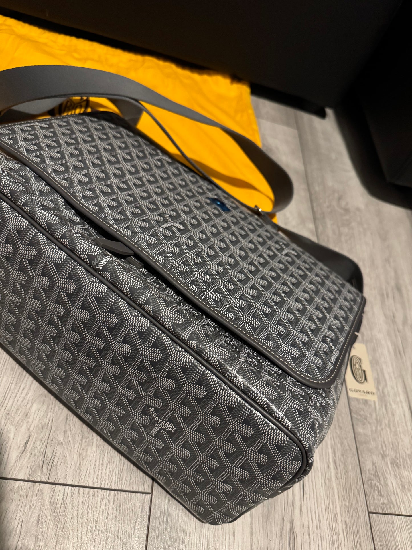 Goyard Capetien MM Messenger Bag - Grey