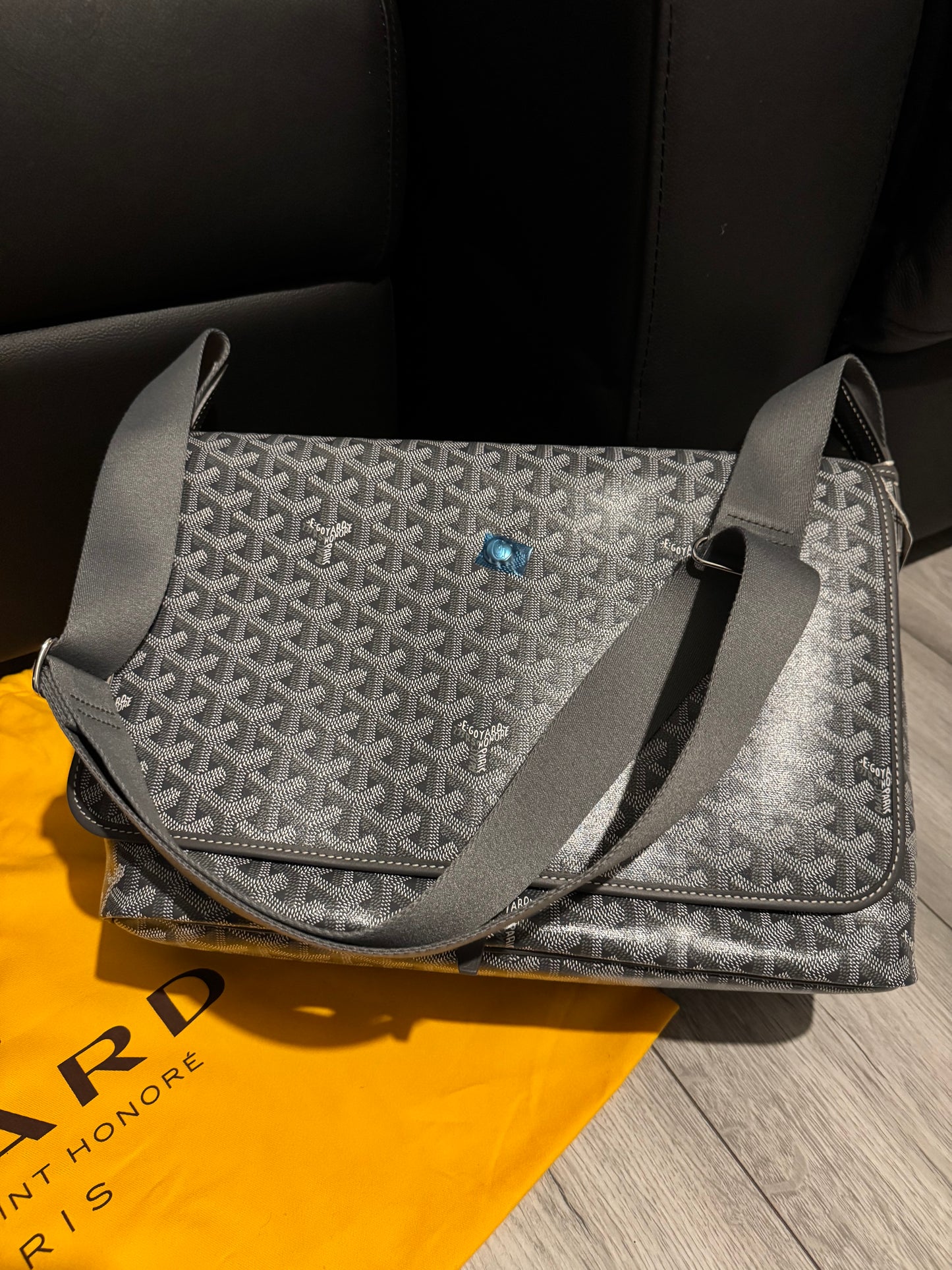 Goyard Capetien MM Messenger Bag - Grey