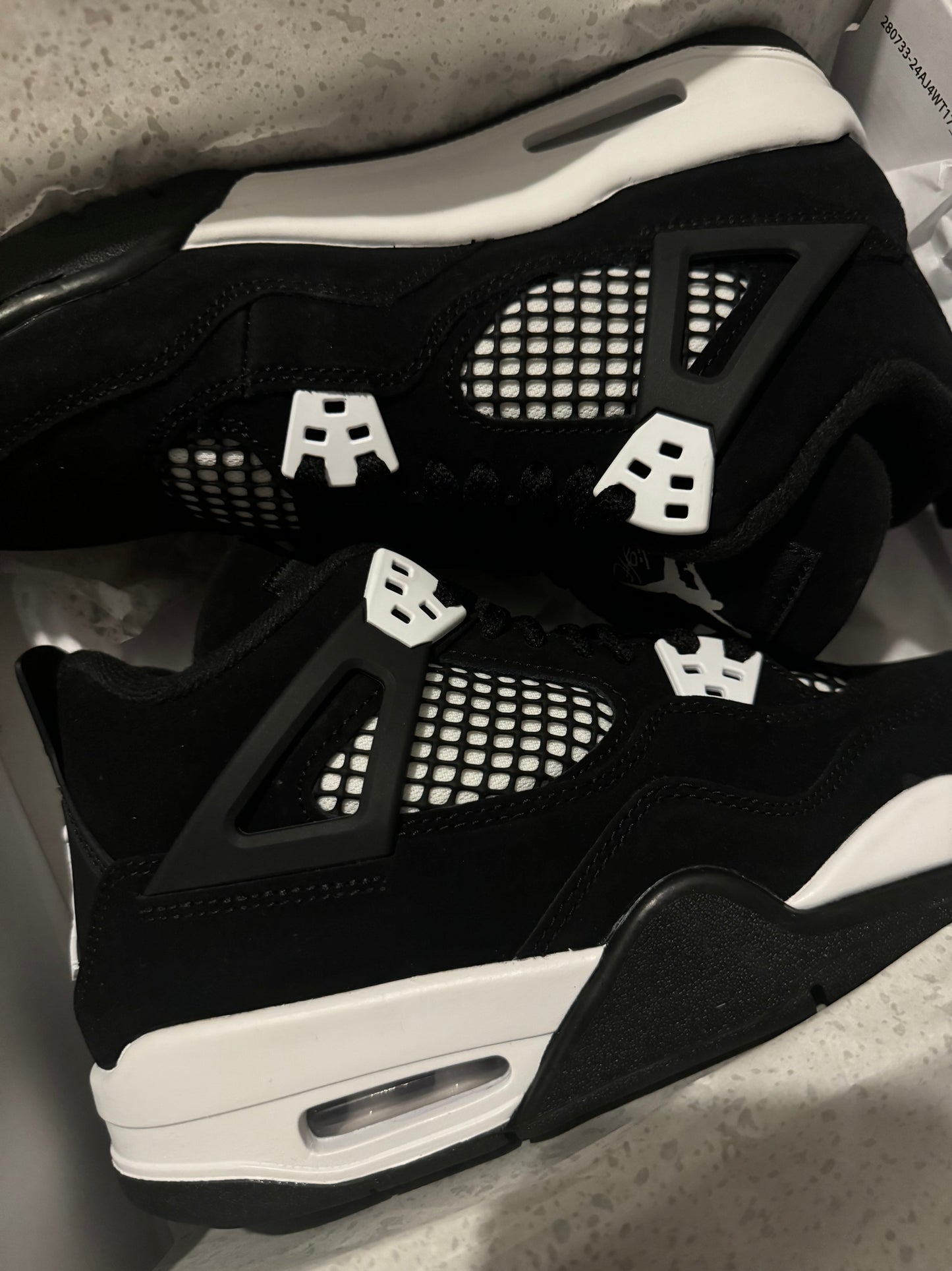 Air Jordan 4 Retro White Thunder 2024