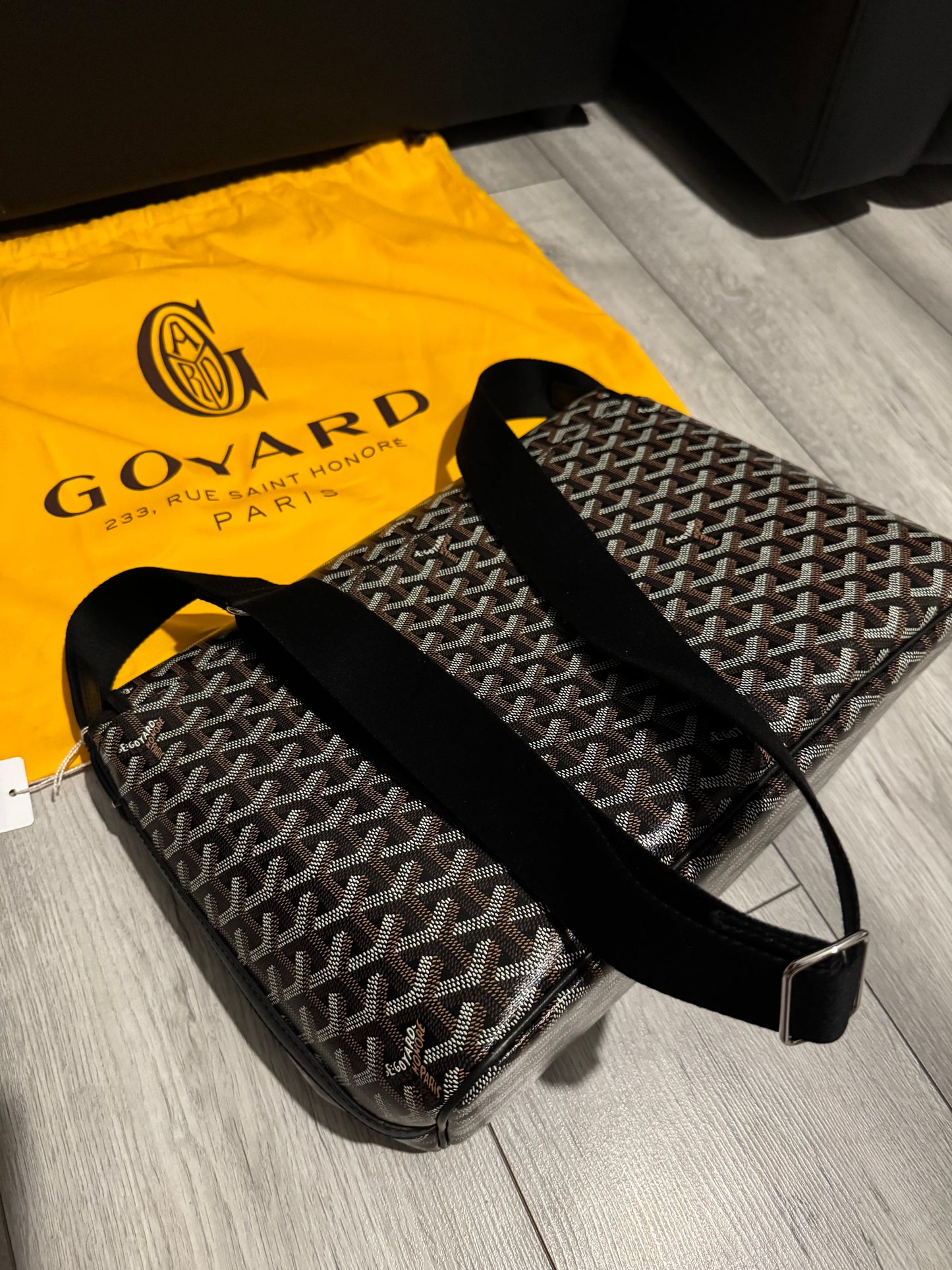 Goyard Capetien MM Messenger Bag - Black