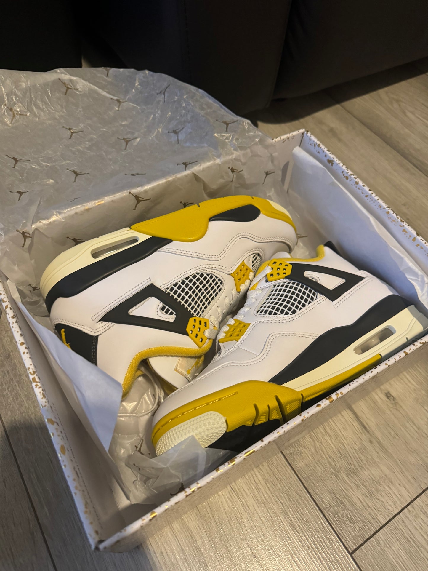 Air Jordan 4 Vivid Sulfur Womens