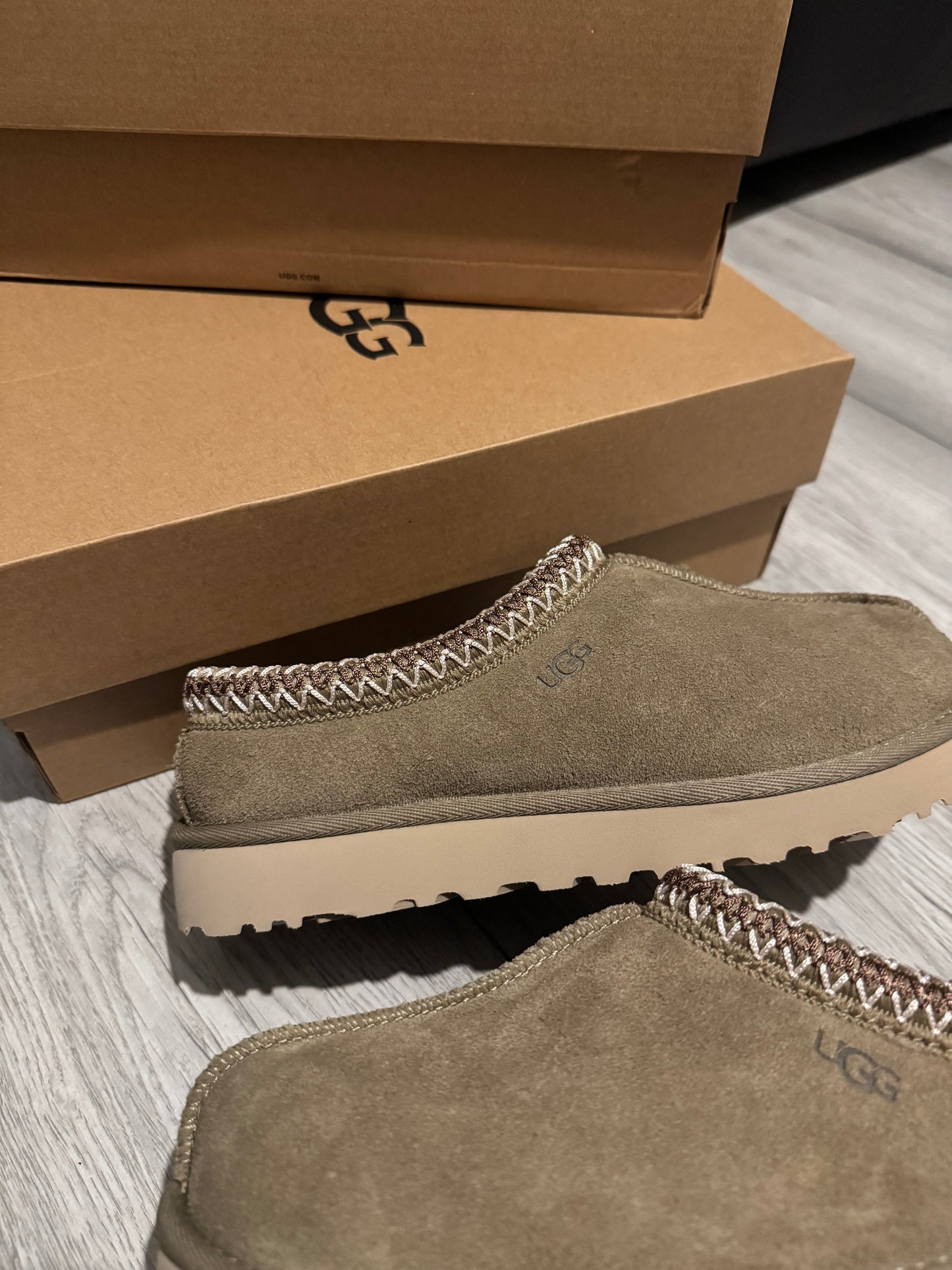 UGG Tasman Slippers - Antelope W