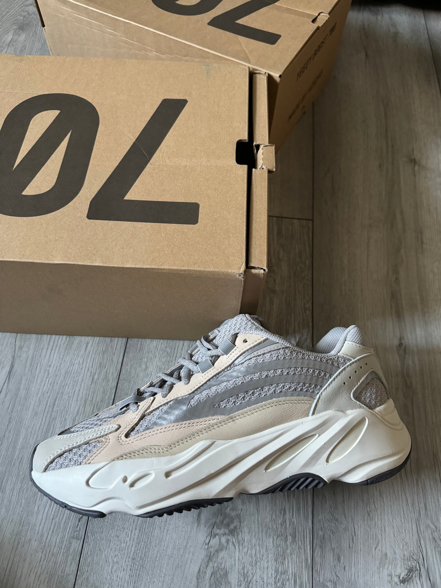Adidas Yeezy Boost 700 V2 Cream