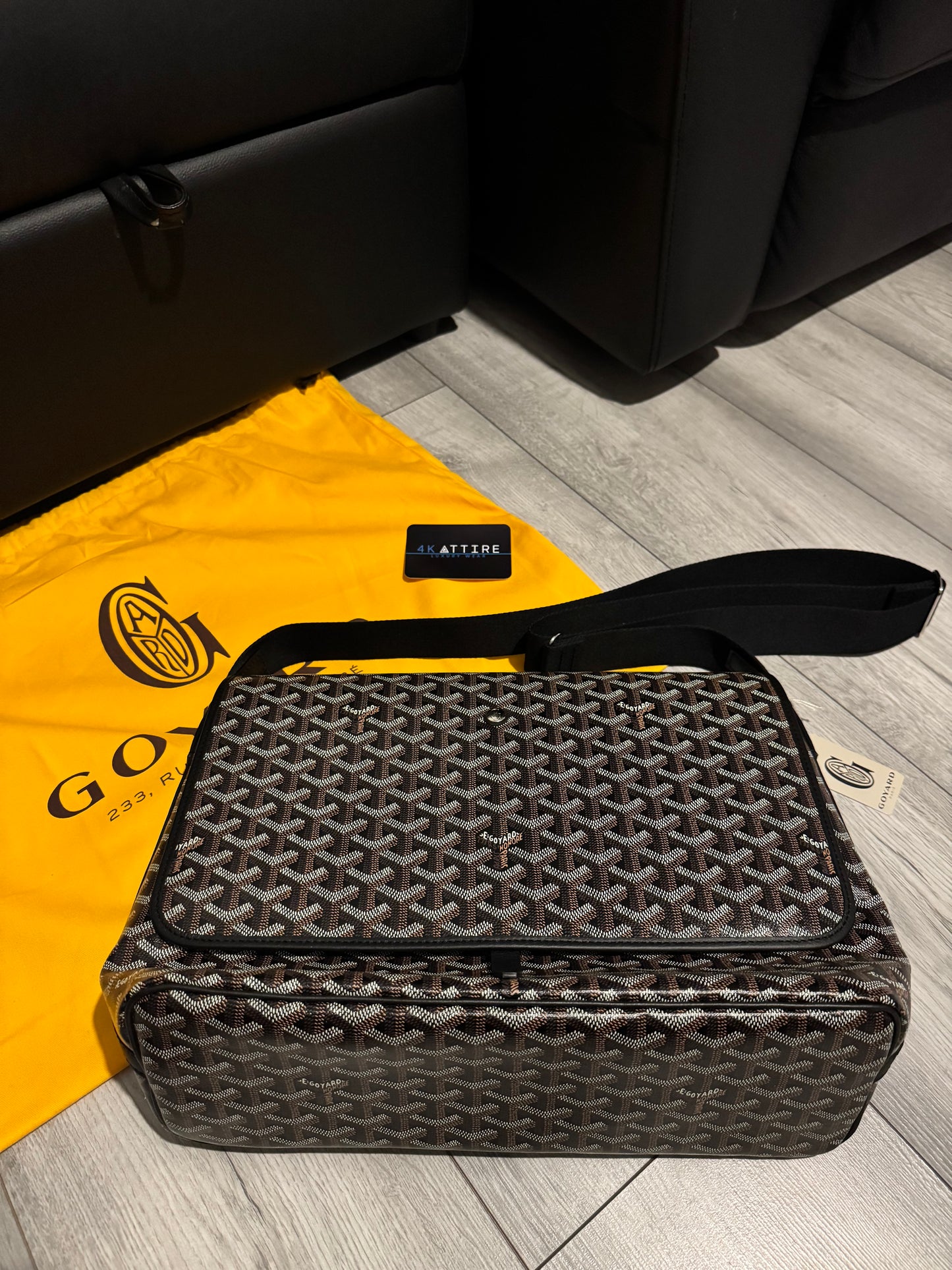 Goyard Capetien MM Messenger Bag - Black